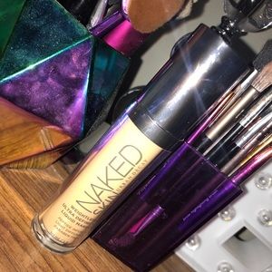 Urban decay naked skin foundation in shade 4